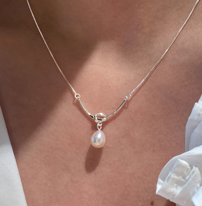 Knot of Grace – Teardrop Pearl Pendant Necklace in Silver