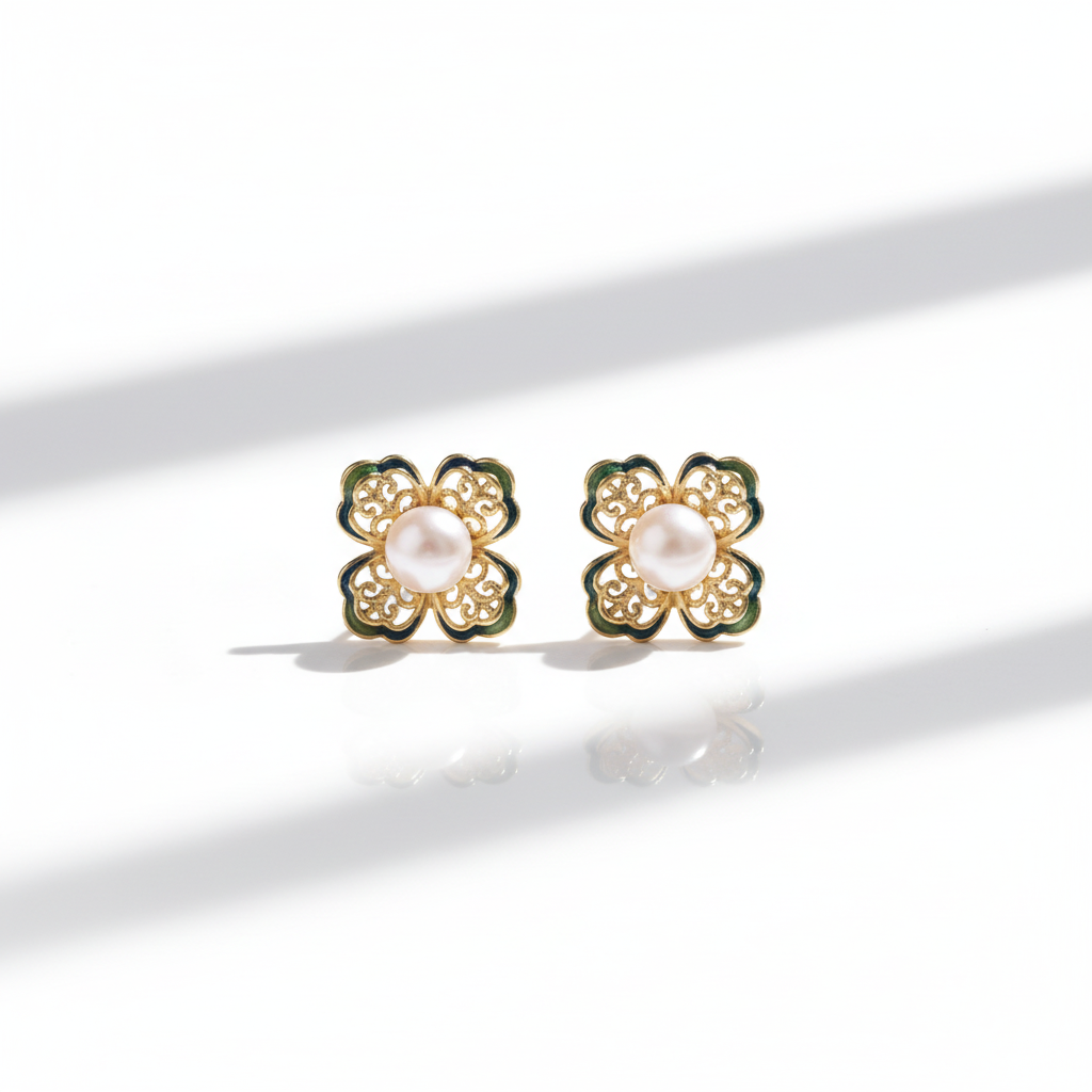 Clover Pearl Stud Earrings
